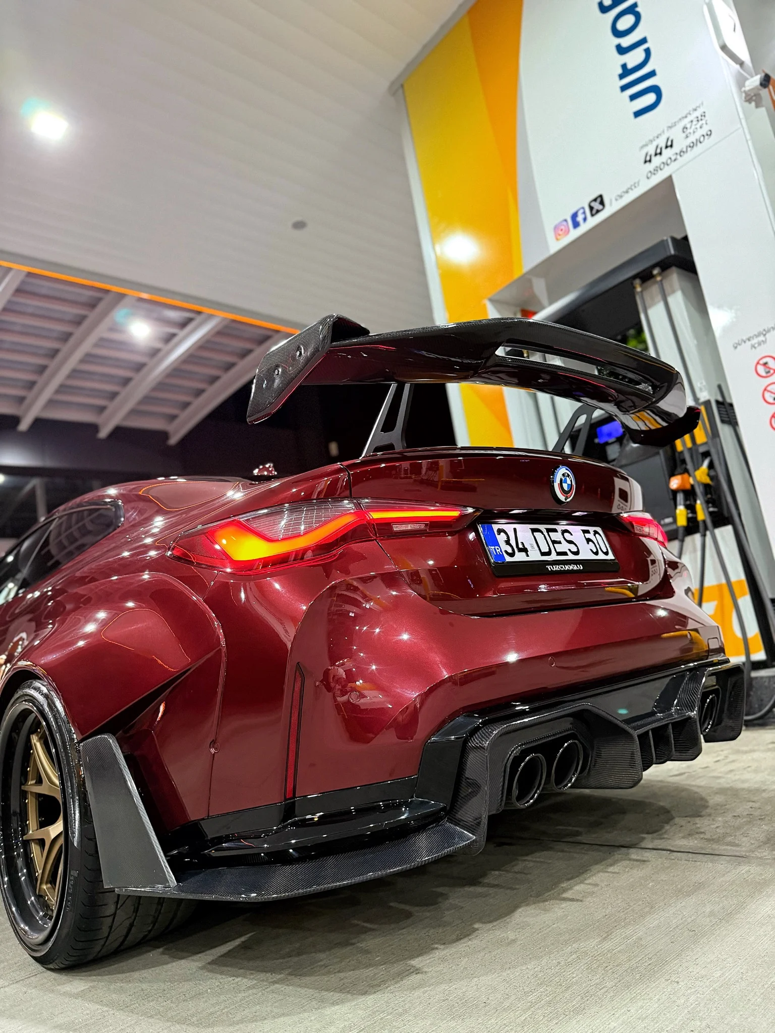 BMW M4 6